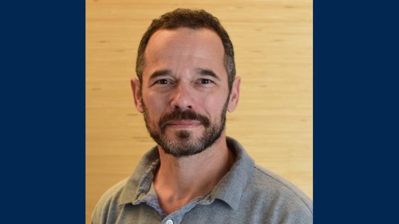 Headshot of Nicholas Pinter