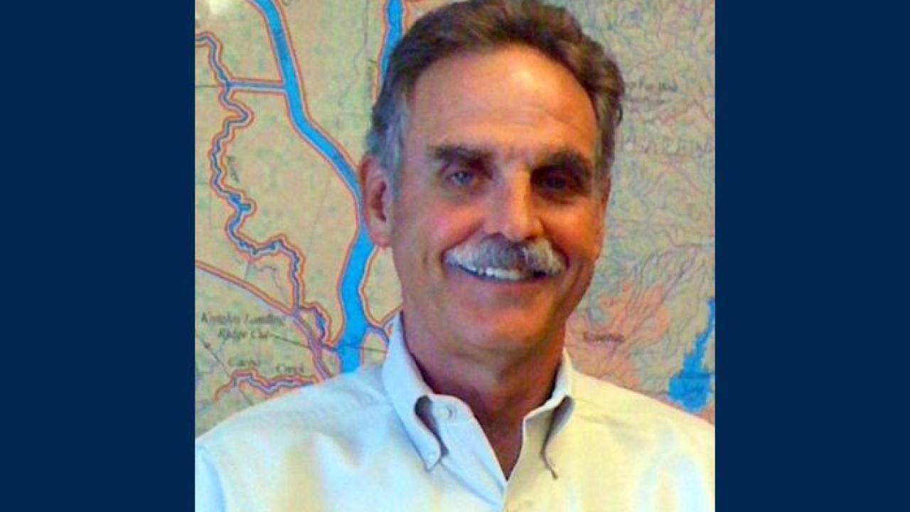 Headshot of Tim Washburn